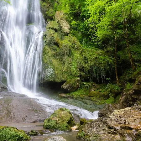 En Vallee Dordogne, Jardin Prive Et Piscine Partagee - Fr-1-828-4